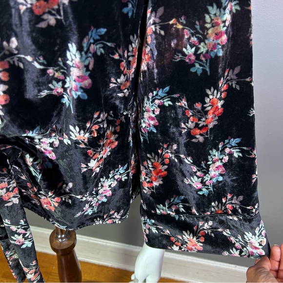 Zara top medium velvet wrap floral feminine romantic goth date night flirty - Picture 9 of 16